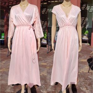 Beautiful MISS ELAINE vintage Enkalure Nylon PINK nightgown set.